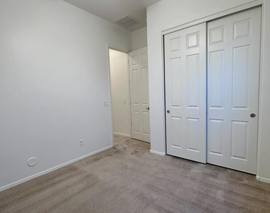 991 E Holland Park Drive - Photo Thumbnail 8