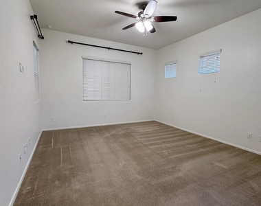 991 E Holland Park Drive - Photo Thumbnail 27