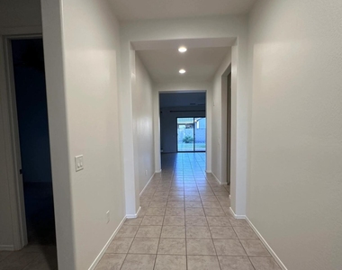 991 E Holland Park Drive - Photo Thumbnail 2