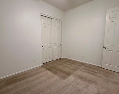 991 E Holland Park Drive - Photo Thumbnail 6