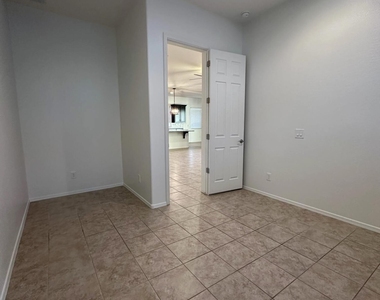 991 E Holland Park Drive - Photo Thumbnail 28