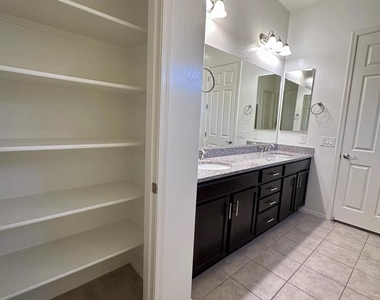 991 E Holland Park Drive - Photo Thumbnail 32
