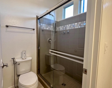 991 E Holland Park Drive - Photo Thumbnail 10