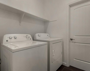 20396 W Brittlewood Avenue - Photo Thumbnail 13