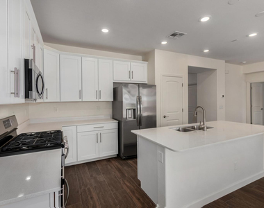 20396 W Brittlewood Avenue - Photo Thumbnail 9