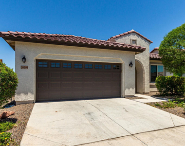20396 W Brittlewood Avenue - Photo Thumbnail 2