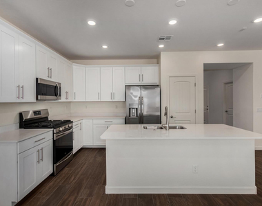 20396 W Brittlewood Avenue - Photo Thumbnail 10