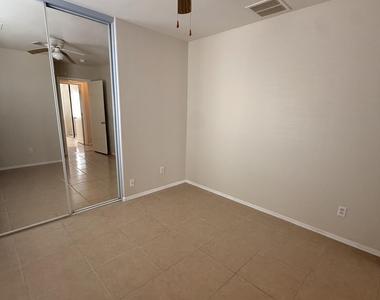 1241 S 227th Avenue - Photo Thumbnail 6