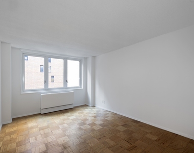 115 East 34th Street - Photo Thumbnail 1