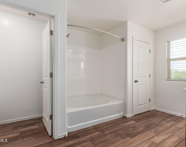 25548 W Euclid Avenue - Photo Thumbnail 19
