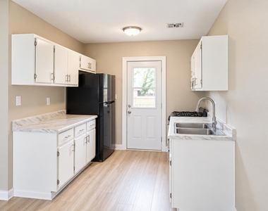 325 Nw 25th Street - Photo Thumbnail 6