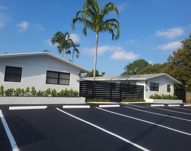 325 Nw 25th Street - Photo Thumbnail 1
