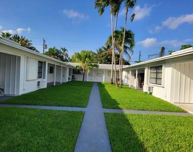 325 Nw 25th Street - Photo Thumbnail 3