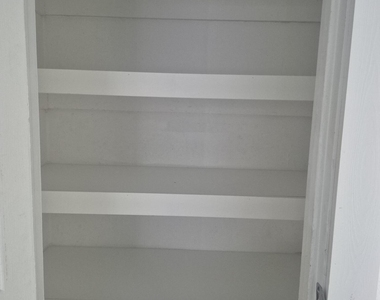 432 Forest Hill Boulevard - Photo Thumbnail 9