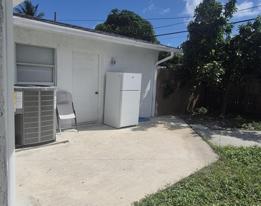432 Forest Hill Boulevard - Photo Thumbnail 19