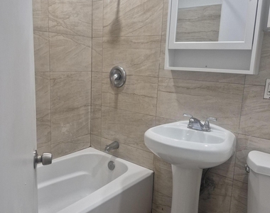 432 Forest Hill Boulevard - Photo Thumbnail 8