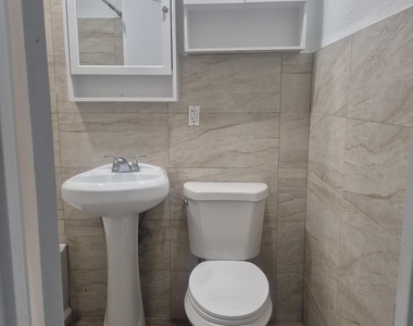 432 Forest Hill Boulevard - Photo Thumbnail 7