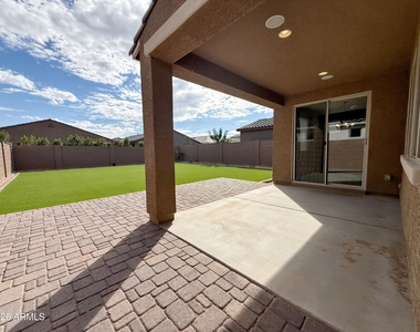 16759 W Canterbury Drive - Photo Thumbnail 49