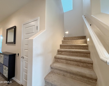 16759 W Canterbury Drive - Photo Thumbnail 22