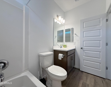 16759 W Canterbury Drive - Photo Thumbnail 21
