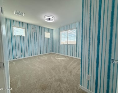 16759 W Canterbury Drive - Photo Thumbnail 33