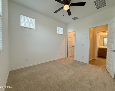 16759 W Canterbury Drive - Photo Thumbnail 18