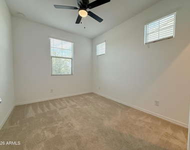 16759 W Canterbury Drive - Photo Thumbnail 17