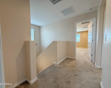 16759 W Canterbury Drive - Photo Thumbnail 26