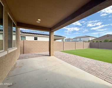 16759 W Canterbury Drive - Photo Thumbnail 48