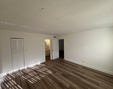 601 S State Road 7 - Photo Thumbnail 18