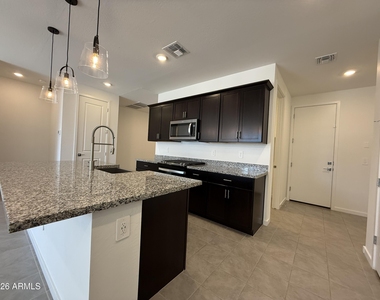 4169 W Jeanette Lane - Photo Thumbnail 7