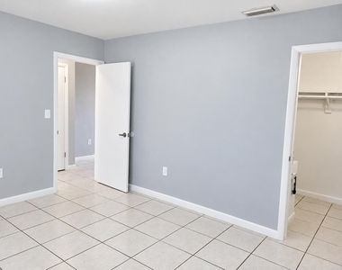 7221 Venetian Street - Photo Thumbnail 9