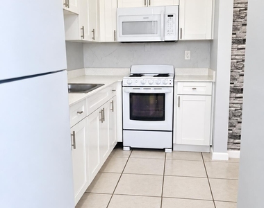 7221 Venetian Street - Photo Thumbnail 1