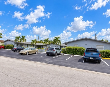 7221 Venetian Street - Photo Thumbnail 10