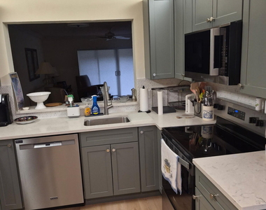 85 Pelican Pointe Drive - Photo Thumbnail 14