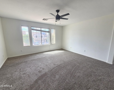 264 W Tahiti Drive - Photo Thumbnail 16