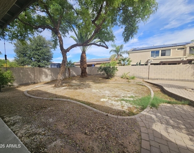 264 W Tahiti Drive - Photo Thumbnail 27