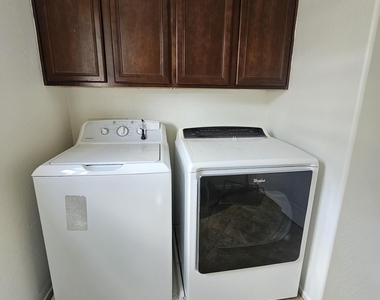 264 W Tahiti Drive - Photo Thumbnail 25