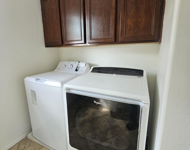 264 W Tahiti Drive - Photo Thumbnail 24