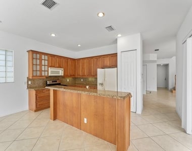 156 Isle Verde Way - Photo Thumbnail 14