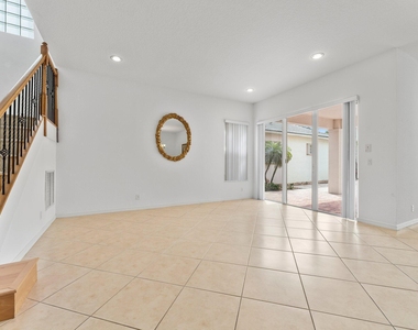 156 Isle Verde Way - Photo Thumbnail 22