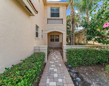 156 Isle Verde Way - Photo Thumbnail 4