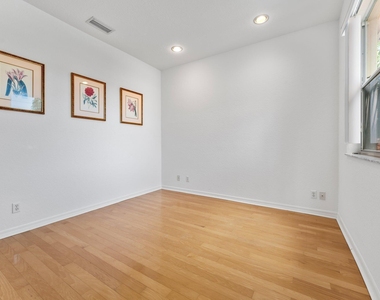 156 Isle Verde Way - Photo Thumbnail 33