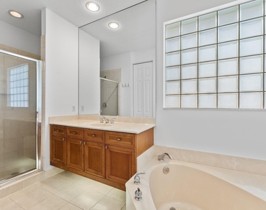 156 Isle Verde Way - Photo Thumbnail 38