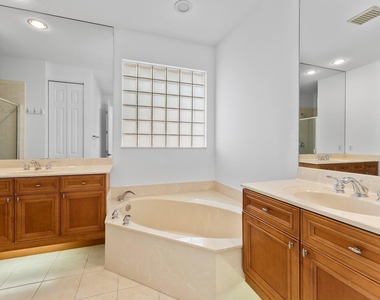 156 Isle Verde Way - Photo Thumbnail 37