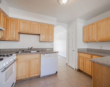3213 N 66th Street - Photo Thumbnail 8