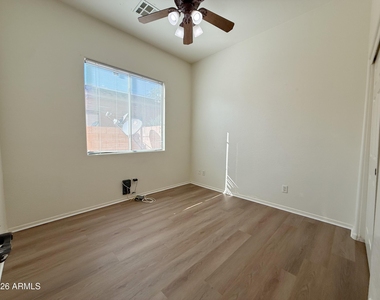18099 W La Mirada Drive - Photo Thumbnail 7