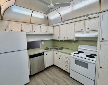 5320 Nw 11th Street - Photo Thumbnail 13