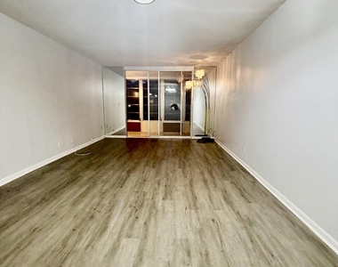 5320 Nw 11th Street - Photo Thumbnail 3