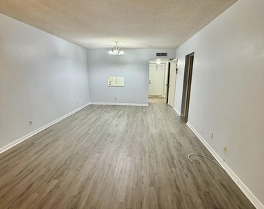5320 Nw 11th Street - Photo Thumbnail 8